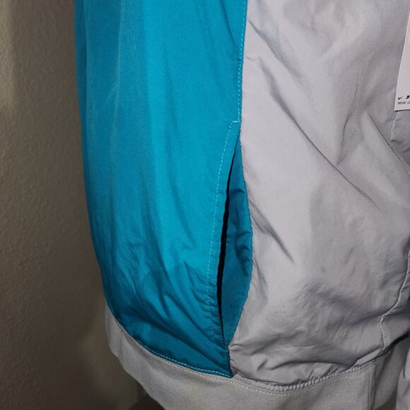 Nike Golf NWT Windbreaker 1/4 Zip Pullover with pockets, S - Picture 2 of 8